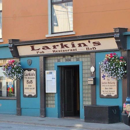 Larkin'S Pub, Restaurant, And B&B Milltown  Kültér fotó