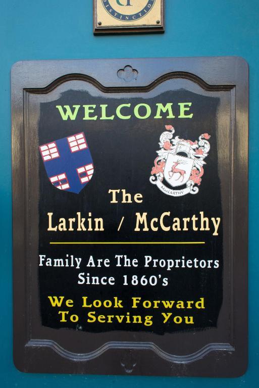 Larkin'S Pub, Restaurant, And B&B Milltown  Kültér fotó